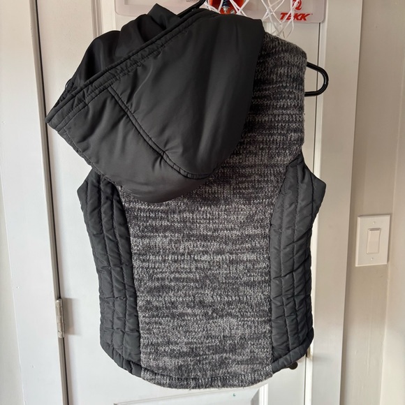 Aeropostale Puffer Vest  Hooded Size S - Picture 7 of 13